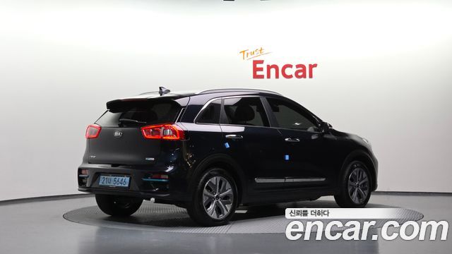 Kia Niro Noblesse — пробег 88 068 км — фото 2 из 5