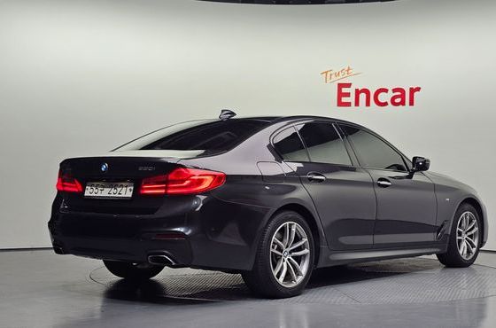 BMW 5-Series 530i xDrive M Sport Package Plus — пробег 85 895 км — фото 2 из 5