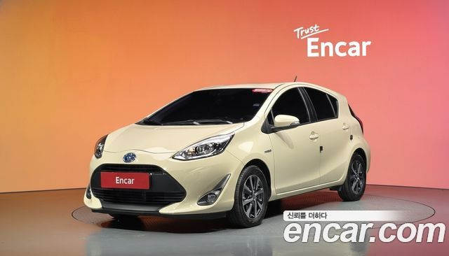 Toyota Prius 1.5 — пробег 71 348 км — фото 1 из 5
