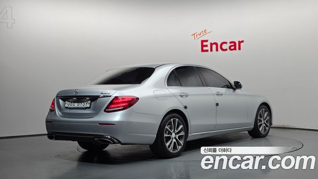 Mercedes-Benz E-Class E300 4MATIC Avnatgarde — пробег 147 516 км — фото 2 из 5