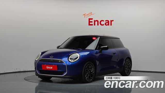 Mini Cooper SE Favoured — пробег 24 176 км — фото 1 из 5