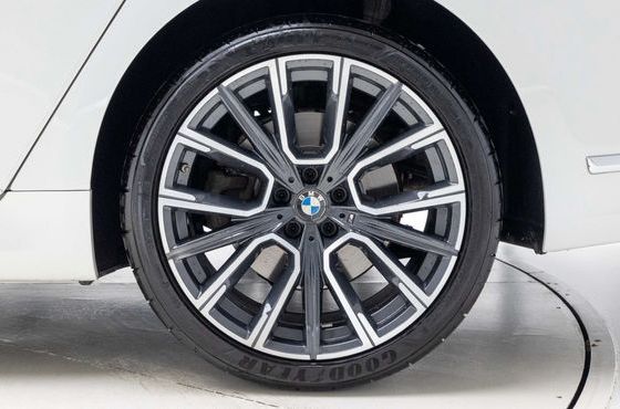 BMW 7-Series 730d xDrive M Sport — пробег 48 310 км — фото 5 из 5