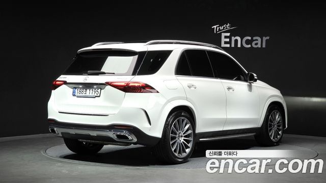 Mercedes-Benz GLE-Class GLE450 4MATIC — пробег 23 600 км — фото 2 из 5