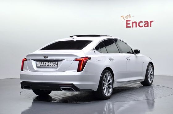 Cadillac CT5 2.0 Premium Luxury — пробег 40 936 км — фото 2 из 5