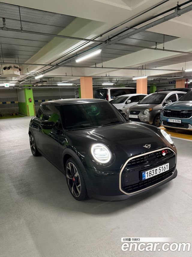 Mini Cooper Favoured — пробег 6 900 км — фото 1 из 5