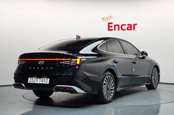 Hyundai Sonata Exclusive — пробег 17 111 км — фото 2 из 5