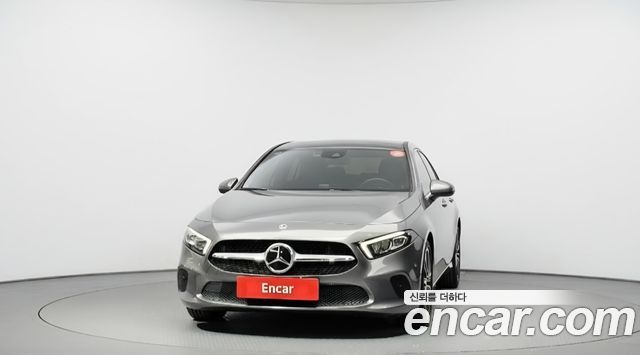 Mercedes-Benz A-Class A220 Sedan — пробег 13 987 км — фото 3 из 5