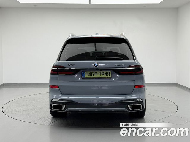 BMW X7 xDrive 40d M Sport 7 STR — пробег 10 400 км — фото 3 из 5