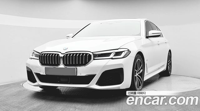 BMW 5-Series 520i M Sport — пробег 32 988 км — фото 1 из 5