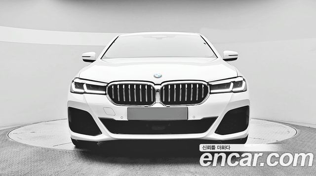 BMW 5-Series 520i M Sport — пробег 32 988 км — фото 3 из 5