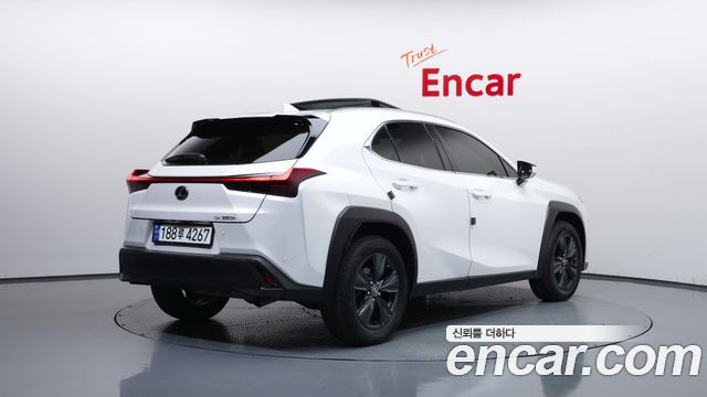 Lexus UX 2.0 2WD — пробег 66 291 км — фото 2 из 5