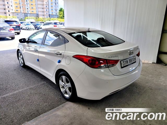 Hyundai AVANTE M16 GDI Premier — пробег 137 717 км — фото 2 из 5