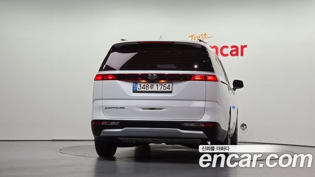 Kia Carnival из Кореи Encar