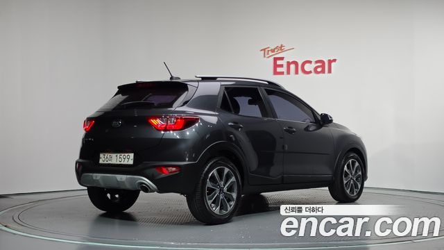 Kia Stonic из Кореи Encar