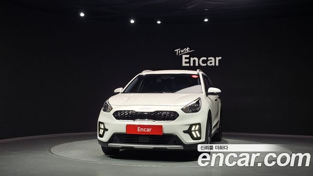 Kia Niro 1.6 HEV Prestige — пробег 56 749 км — фото 3 из 5