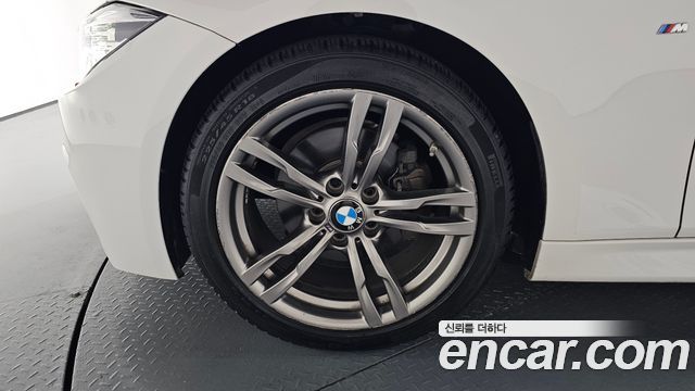 BMW 3-Series 320i M Sport — пробег 60 660 км — фото 5 из 5