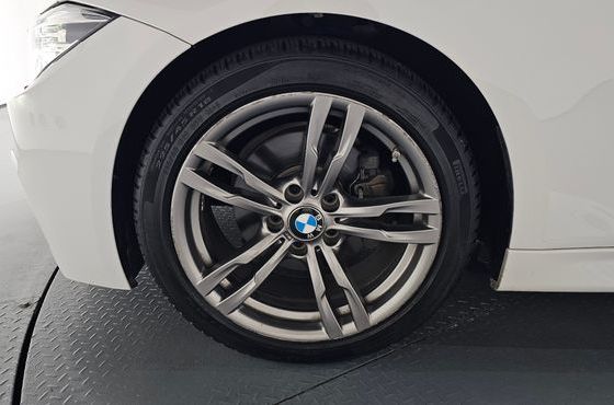 BMW 3-Series 320i M Sport — пробег 60 660 км — фото 5 из 5