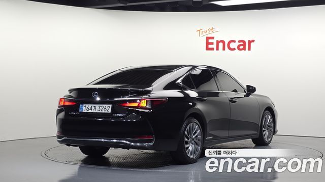 Lexus ES Executive — пробег 70 569 км — фото 2 из 5