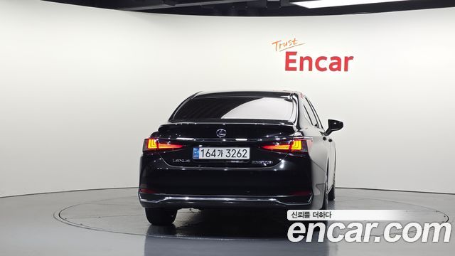 Lexus ES Executive — пробег 70 569 км — фото 4 из 5