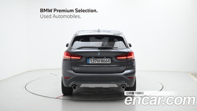 BMW X1 xDrive 20i xLine — пробег 52 302 км — фото 4 из 5