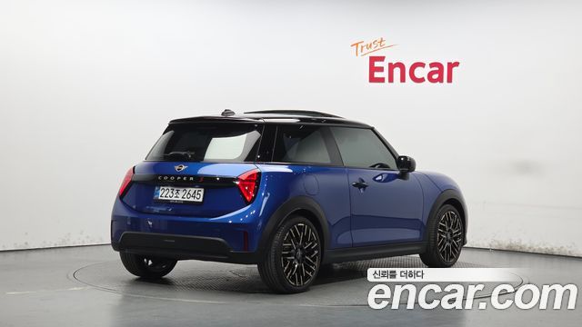 Mini Cooper Favoured — пробег 23 807 км — фото 2 из 5