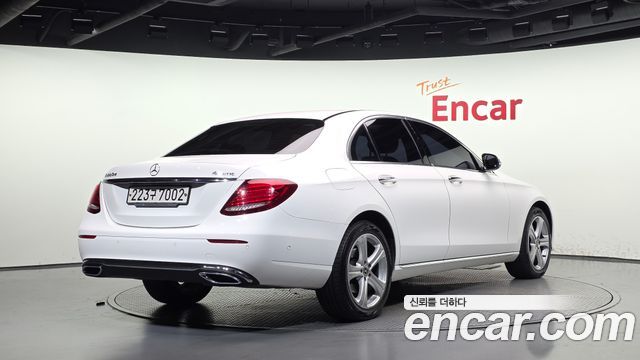 Mercedes-Benz E-Class из Кореи Encar