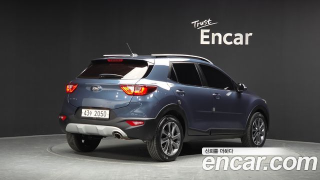 Kia Stonic из Кореи Encar