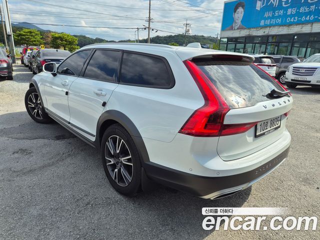 Volvo V90 D5 PRO AWD — пробег 45 000 км — фото 5 из 5