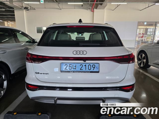 Audi Q6 e-tron S Line — пробег 200 км — фото 4 из 5