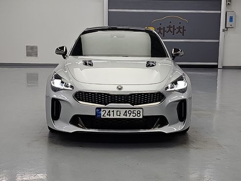 Kia Stinger 3.3 Turbo AWD GT — пробег 142 001 км — фото 2 из 5