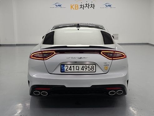 Kia Stinger 3.3 Turbo AWD GT — пробег 142 001 км — фото 4 из 5