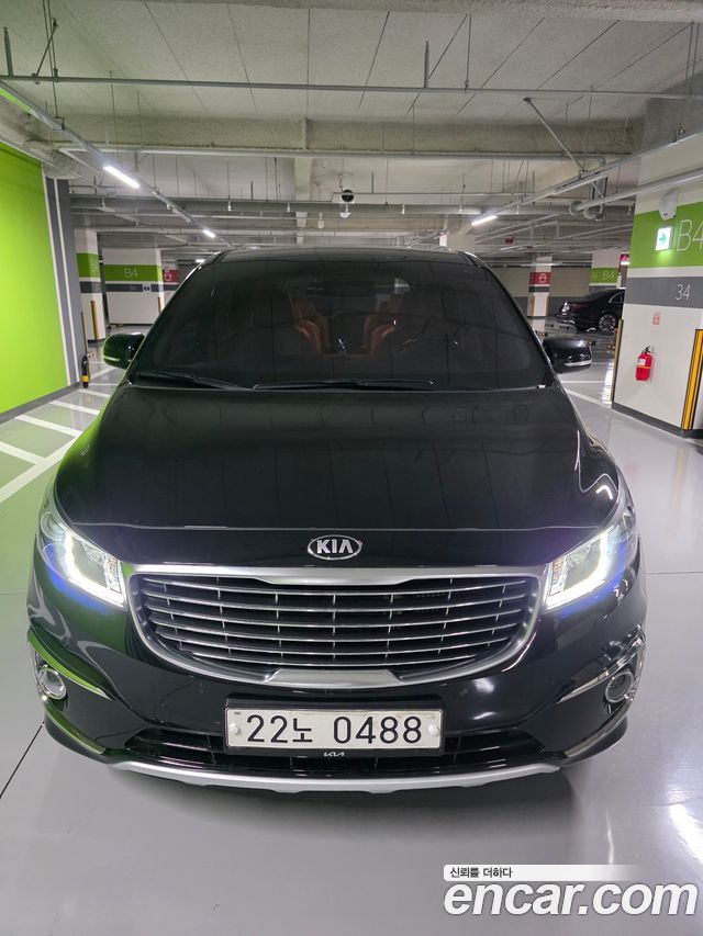 Kia Carnival 9-seater Luxury — пробег 99 000 км — фото 3 из 5