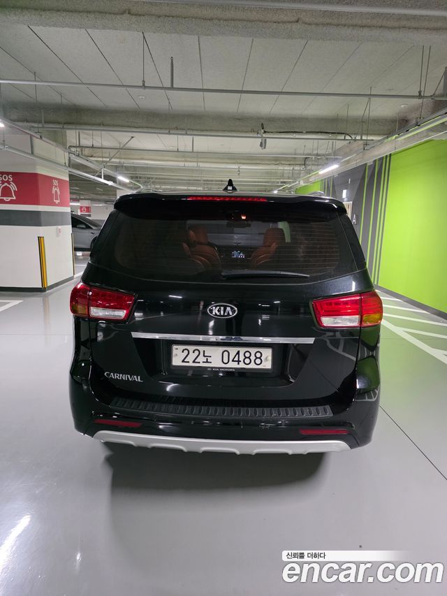 Kia Carnival 9-seater Luxury — пробег 99 000 км — фото 4 из 5