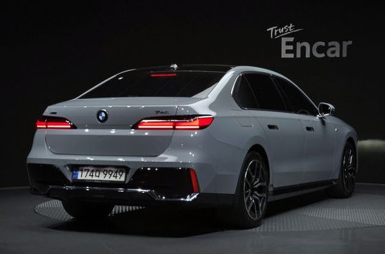 BMW 7-Series 740i xDrive M Sport — пробег 40 189 км — фото 2 из 5