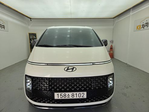 Hyundai Staria L3.5 Lounge 9-Seater Mobility — пробег 70 000 км — фото 3 из 5