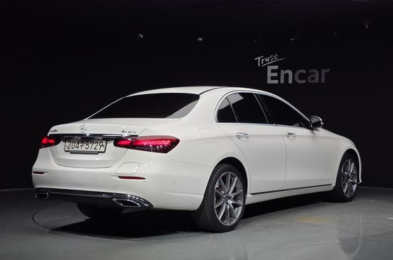 Mercedes-Benz E-Class E300e 4MATIC Exclusive — пробег 42 609 км — фото 2 из 5