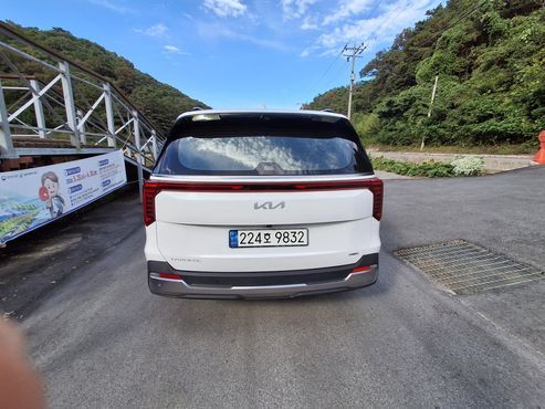 Kia Carnival HEV 9seater Signature — пробег 44 000 км — фото 3 из 5