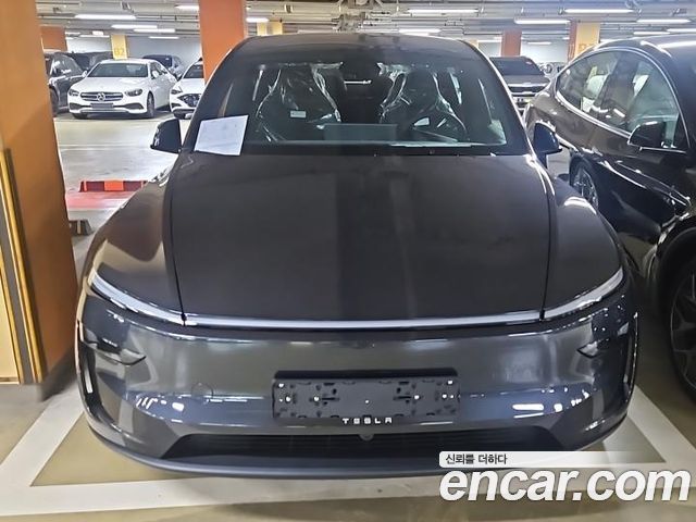 Tesla Model Y L Long Range AWD — пробег 13 км — фото 1 из 5
