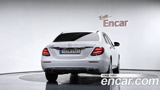 Mercedes-Benz E-Class из Кореи Encar