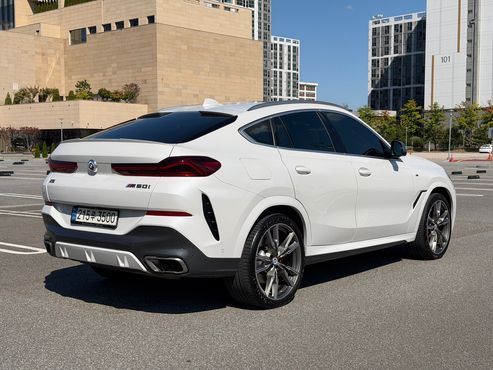 BMW X6 M50i — пробег 44 943 км — фото 2 из 5