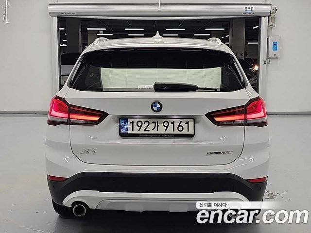 BMW X1 xDrive 20i xLine — пробег 139 168 км — фото 3 из 5