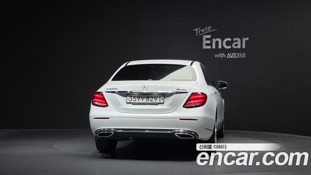 Mercedes-Benz E-Class E220d 4MATIC Exclusive — пробег 41 421 км — фото 4 из 5
