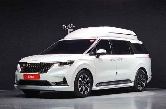 Kia Carnival Gasoline 9-Seater Hi-Limousine Signature — пробег 52 047 км — фото 1 из 5