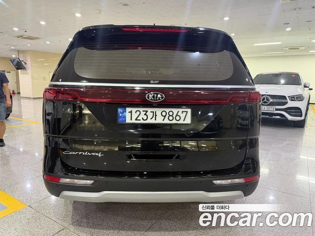 Kia Carnival Diesel 9-Seater Prestige — пробег 109 923 км — фото 4 из 5