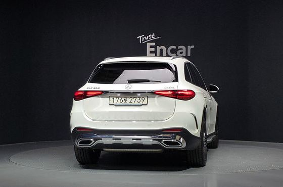 Mercedes-Benz GLC-Class GLC300 4MATIC AMG Line — пробег 13 940 км — фото 4 из 5