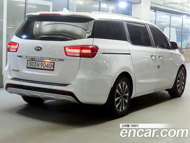 Kia Carnival из Кореи Encar