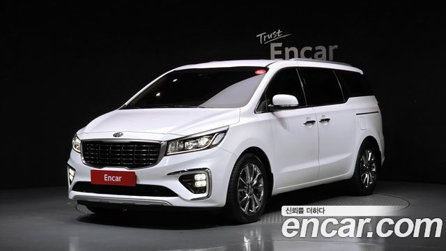Kia Carnival 7-Seater Limousine VIP — пробег 71 646 км — фото 1 из 5