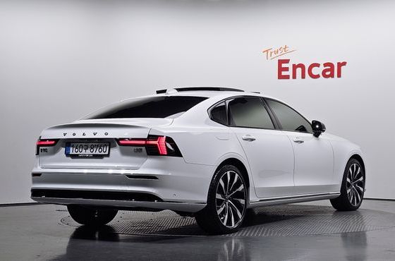 Volvo S90 B5 Ultra Dark Air Sus — пробег 7 681 км — фото 2 из 5