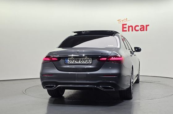 Mercedes-Benz E-Class E350 4MATIC AMG Line — пробег 45 408 км — фото 4 из 5