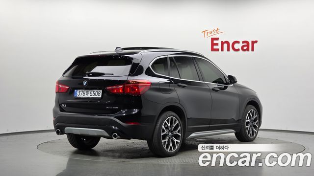 BMW X1 xDrive 20i xLine — пробег 56 486 км — фото 2 из 5